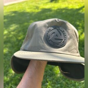 Burton tap line hat nwt ear flap hat